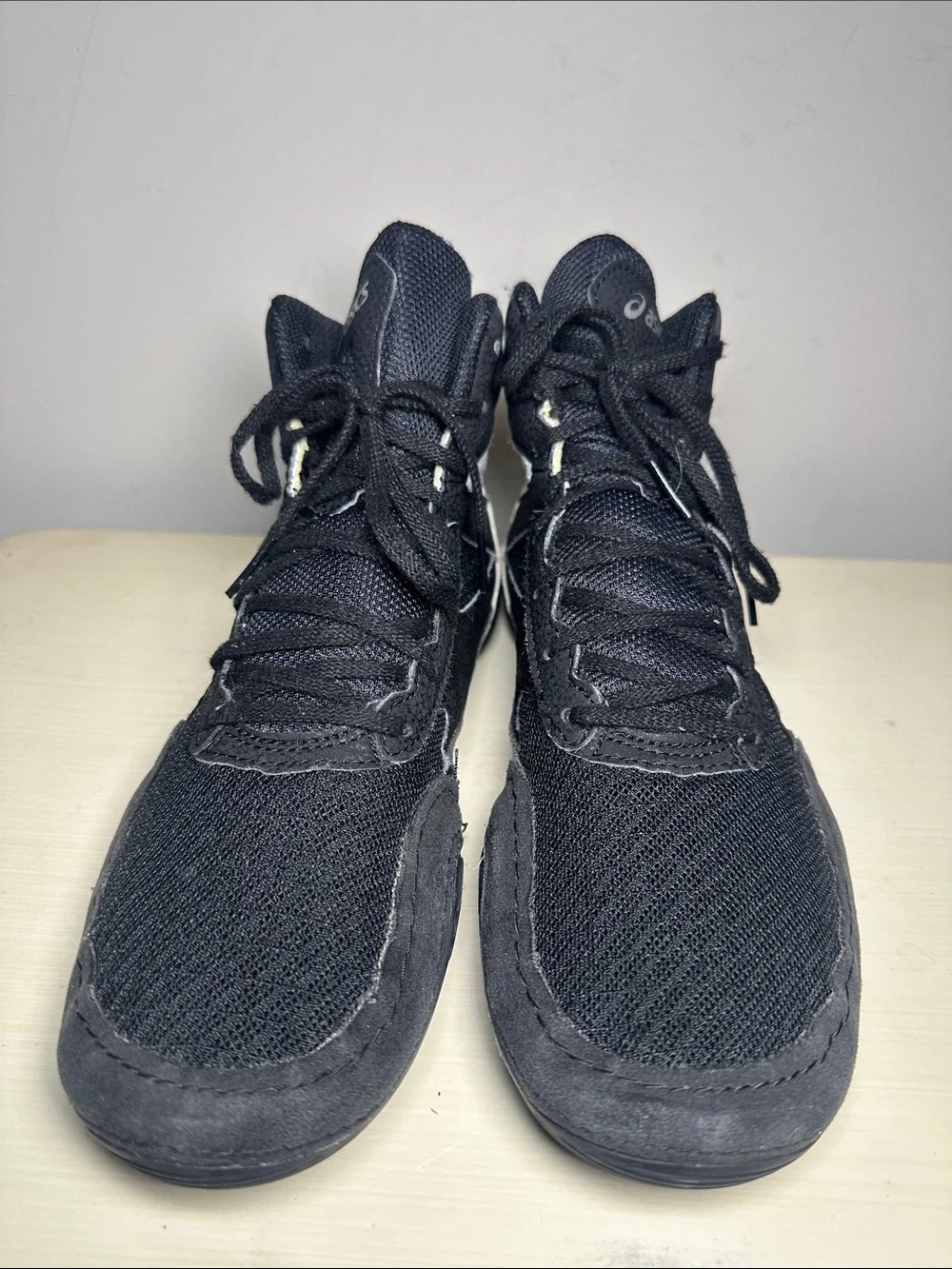 ASICS Matflex 6 Black and silver White High-Top Wrestling Sneakers